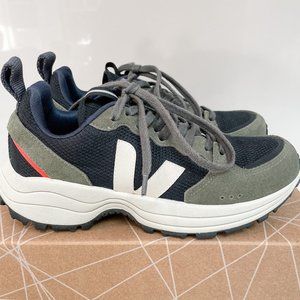 VEJA $210 Venturi Bastille B-Mesh Black Olive Pierre sneakers US 8 EUR 39 BNIB